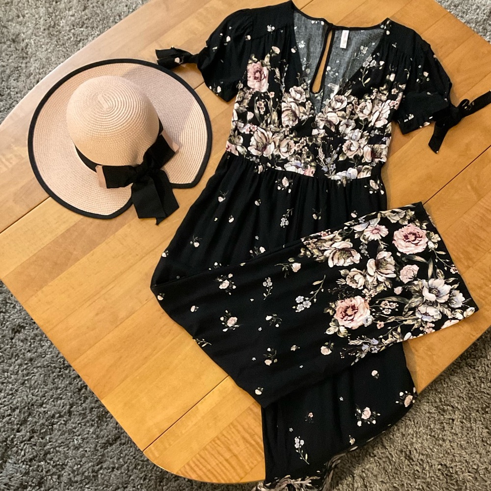 Target brand xhilaration long pant jumpsuit XS black with floral print